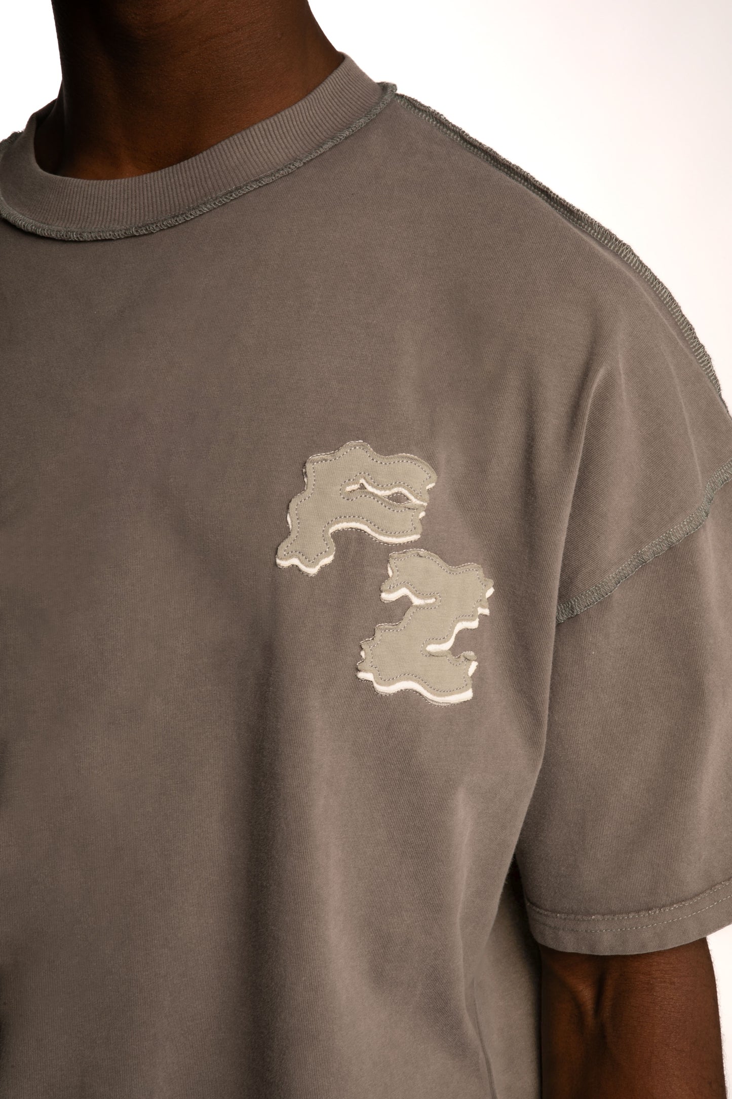 Charcoal Grey Oversized T-Shirt – Vintage Streetwear Fit